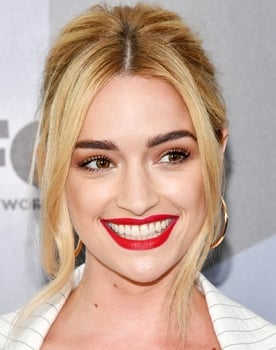  Brianne Howey