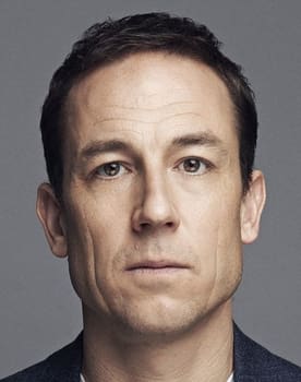  Tobias Menzies