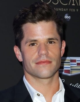  Charlie Carver