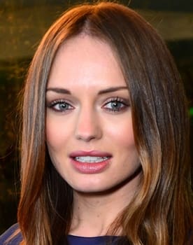  Laura Haddock