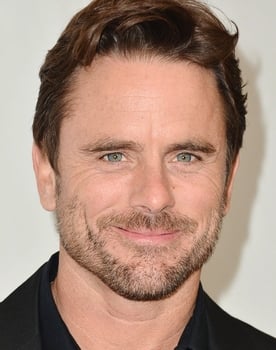  Charles Esten