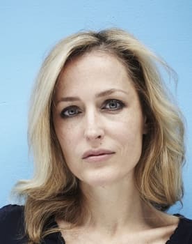  Gillian Anderson